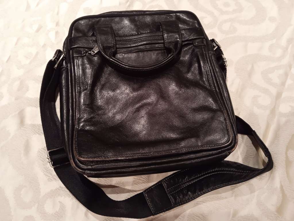 JEKYLL & HIDE LEATHER CROSS-BODY BAG - BLACK