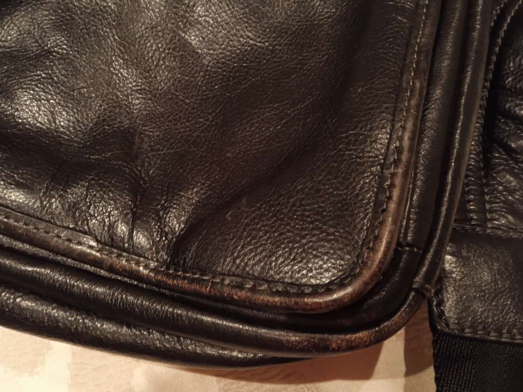 JEKYLL & HIDE LEATHER CROSS-BODY BAG - BLACK