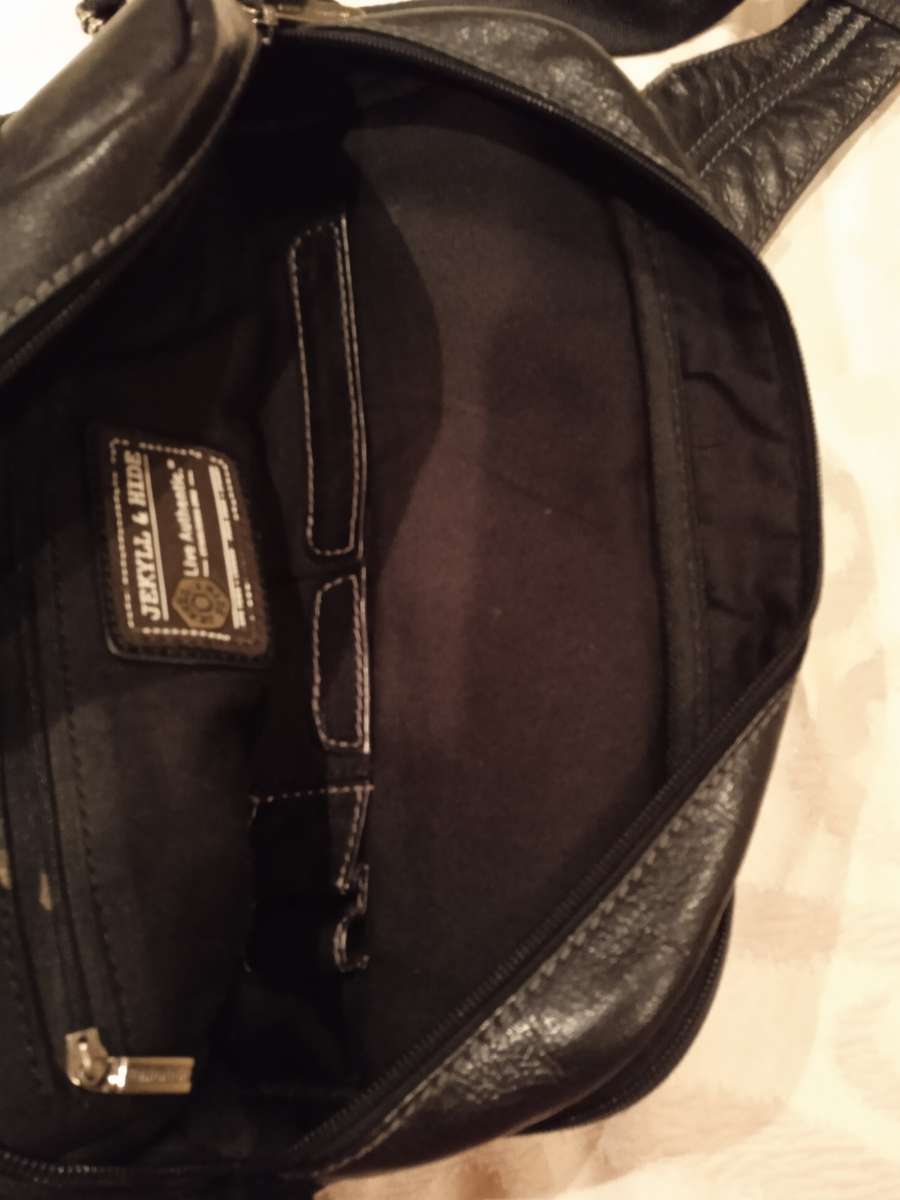 JEKYLL & HIDE LEATHER CROSS-BODY BAG - BLACK