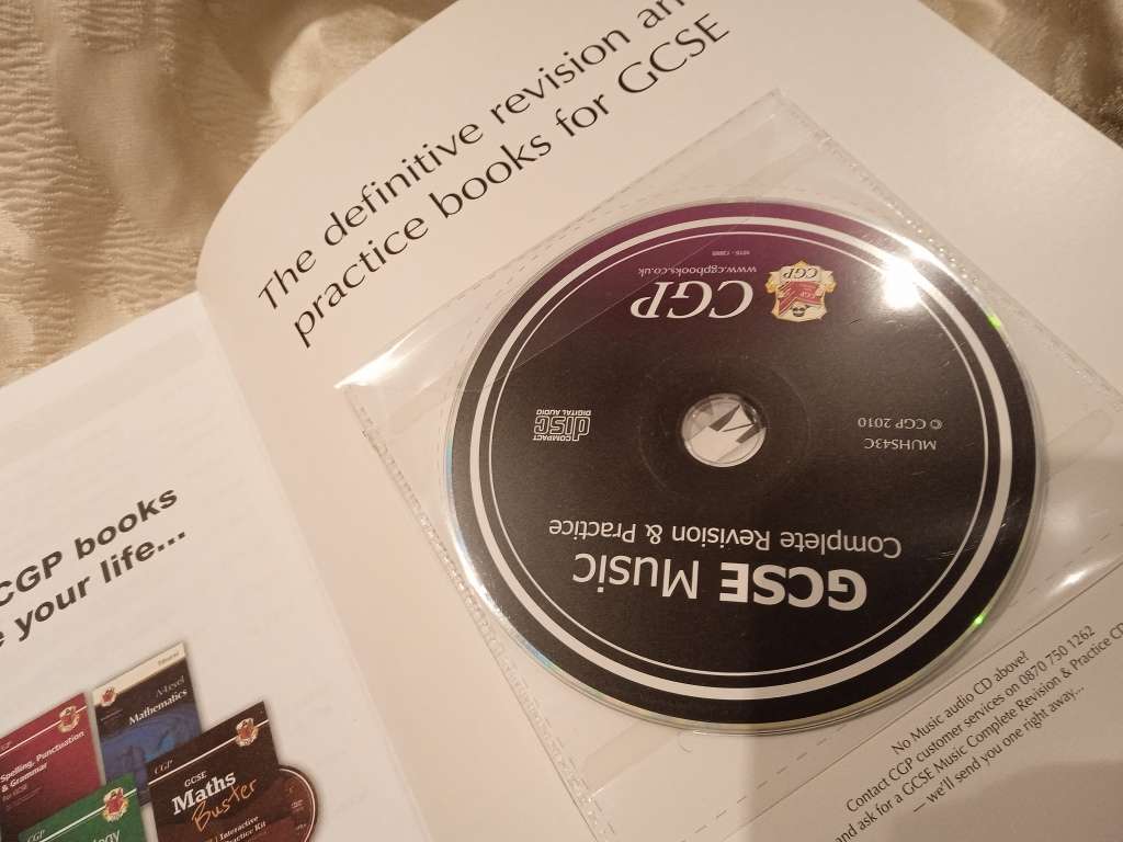 GCSE MUSIC STUDY GUIDE (WITH CD)