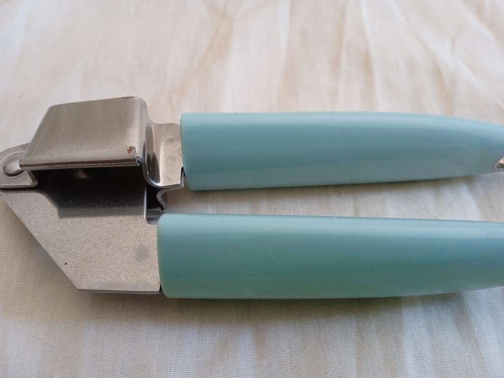 GARLIC PRESS