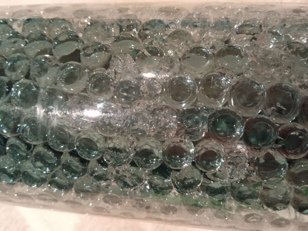 GREENISH DOUBLE WALLED WATER BOTTLE WITH GEL BALLS