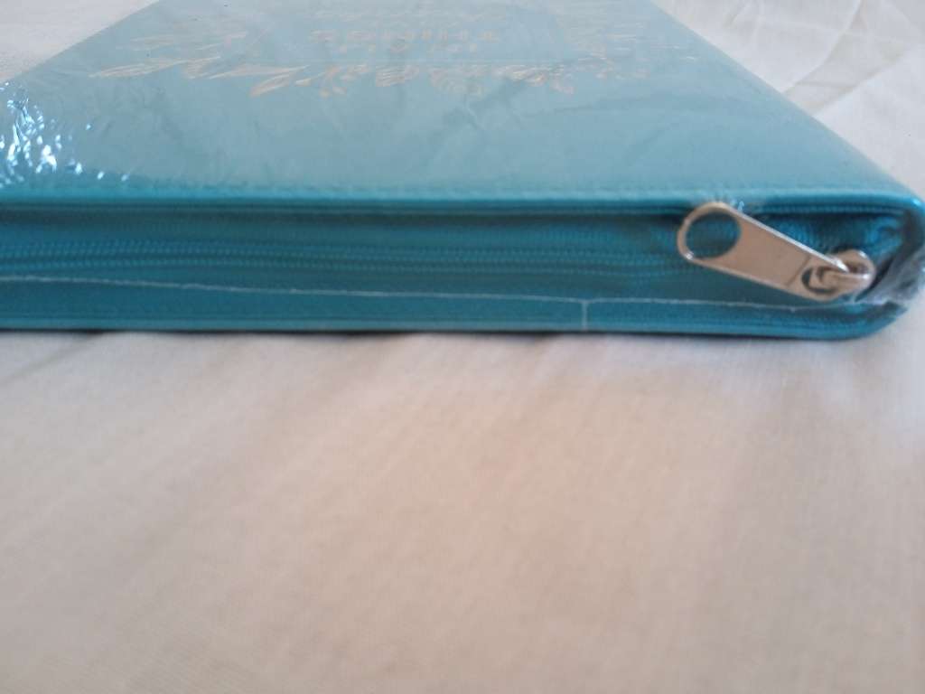 CHRISTIAN ART LUXLEATHER ZIP-AROUND JOURNAL - IN ALL THINGS GIVE THANKS (TURQUOISE)