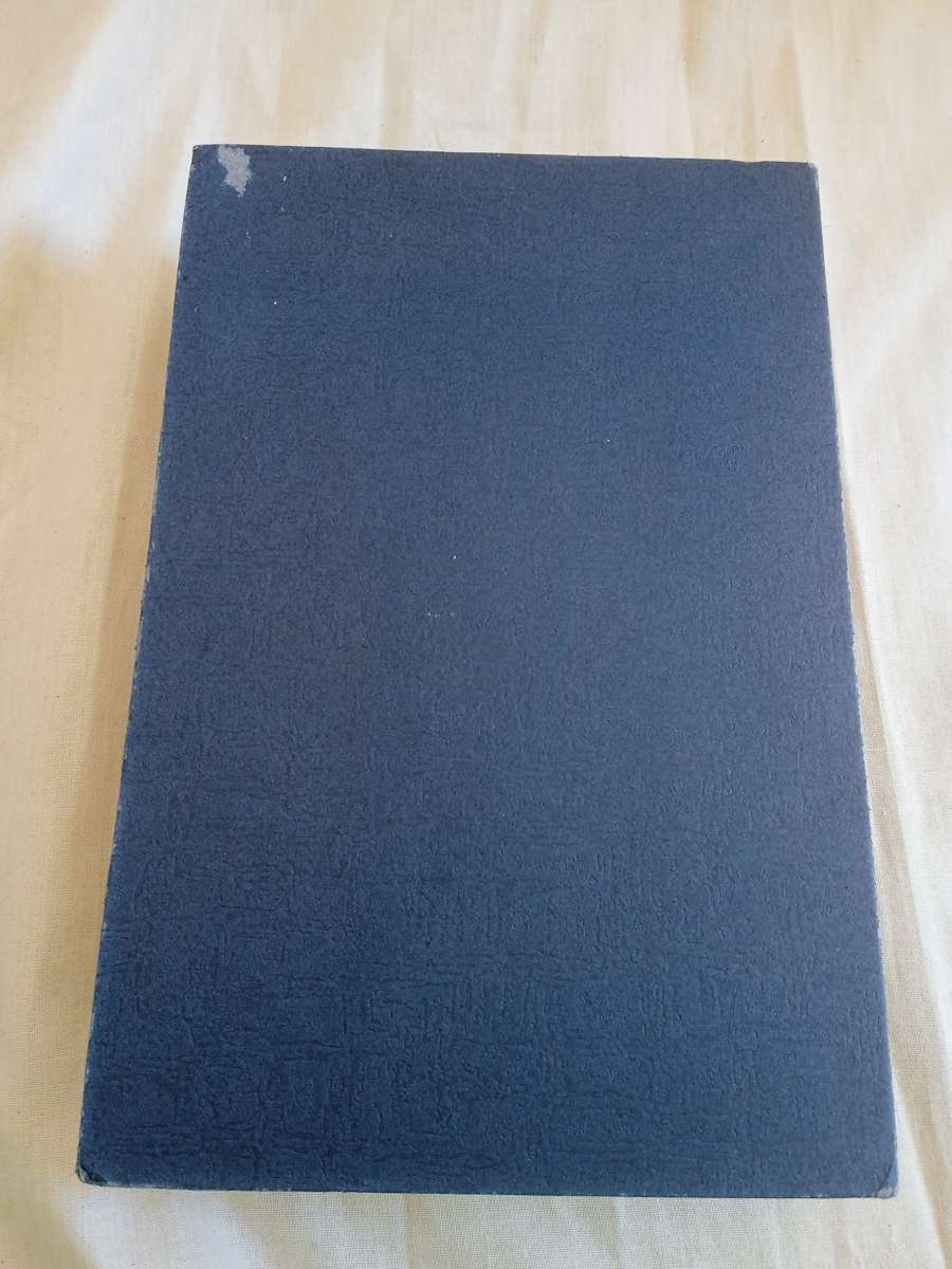 THE NEW ENGLISH DICTIONARY SECRET STORAGE LOCK BOX