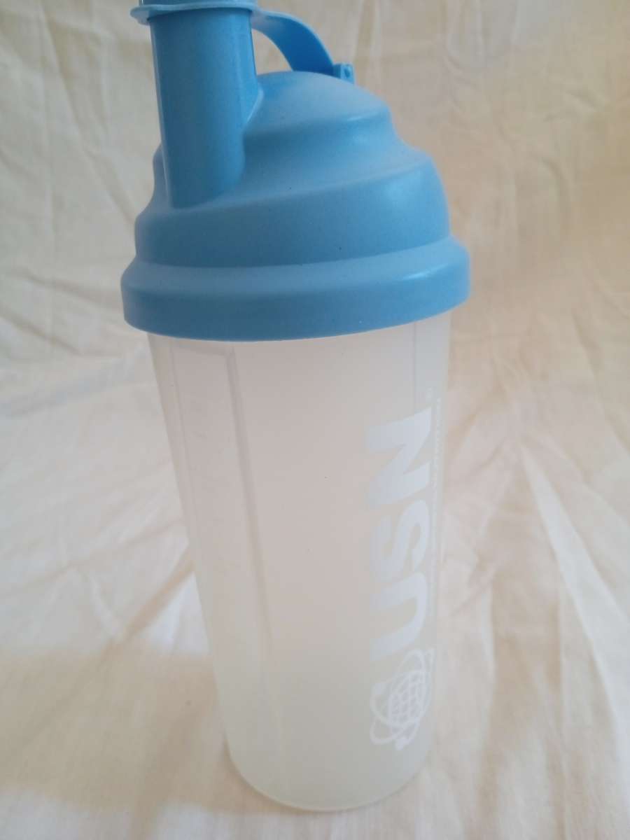 USN PROTEIN SMOOTHIE SHAKER (LIGHT BLUE)