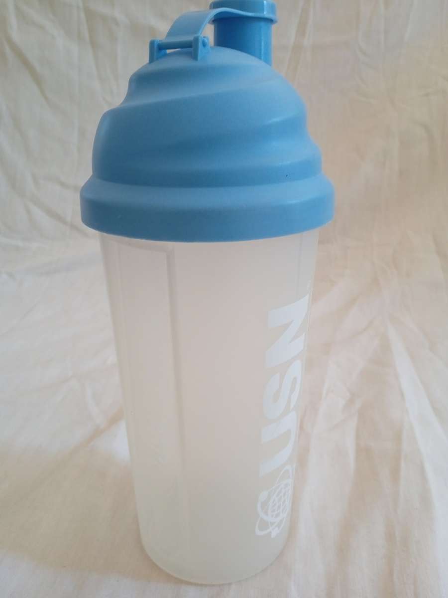 USN PROTEIN SMOOTHIE SHAKER (LIGHT BLUE)