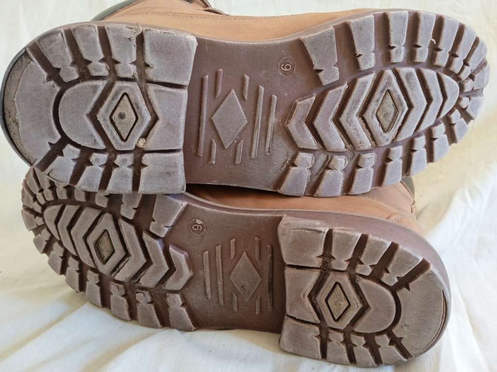 JET LADIES FASHION BOOTS SIZE 9