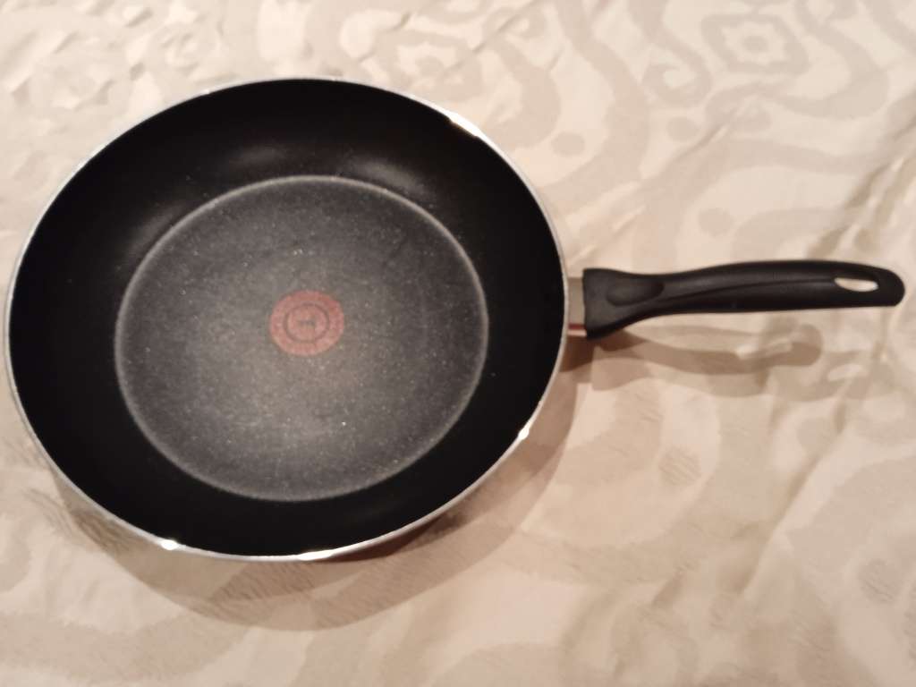T-FAL NON-STICK FRYING PAN