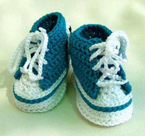 **CROCHETED BABY CONVERSE TEKKIES 0-3 months!!**
