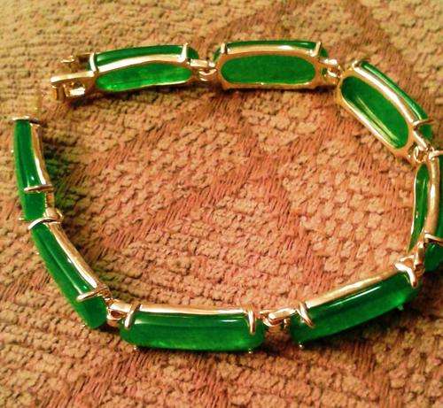 Authentic Original Chinese hand made Jade Bracelet with Gold plated Links and clasp