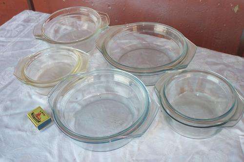 OVEN PROOF GLASS DISHES WITH LIDS - SIMILAR TO PYREX