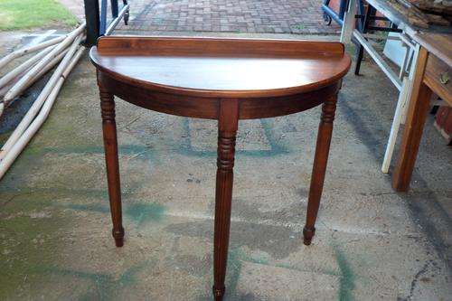 Stunning half moon table  - ideal for entrance hall