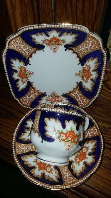 Rare Royal Albert Royalty 1930's Imari Tea Trio Set - Un-used Condition and 1st Quality