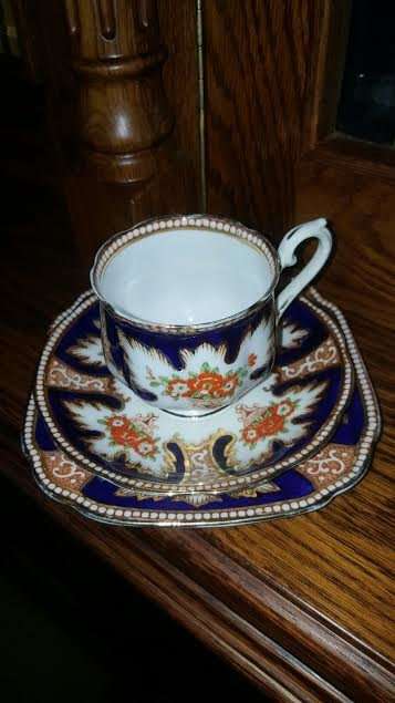 Rare Royal Albert Royalty 1930's Imari Tea Trio Set - Un-used Condition and 1st Quality