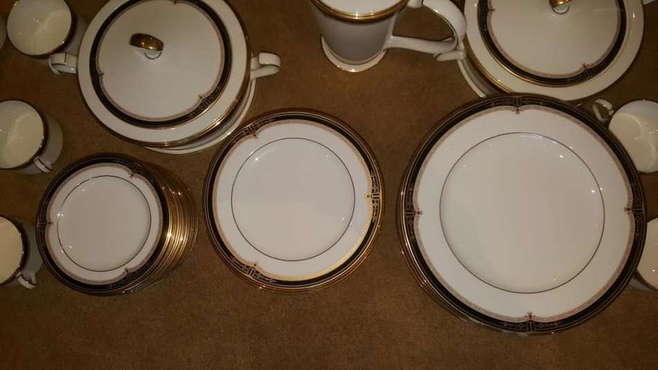 A Connoisseurs Large 94 Piece Dinner & Coffee Service by Noritake  Gold & Sable Unused ** R52 500 **