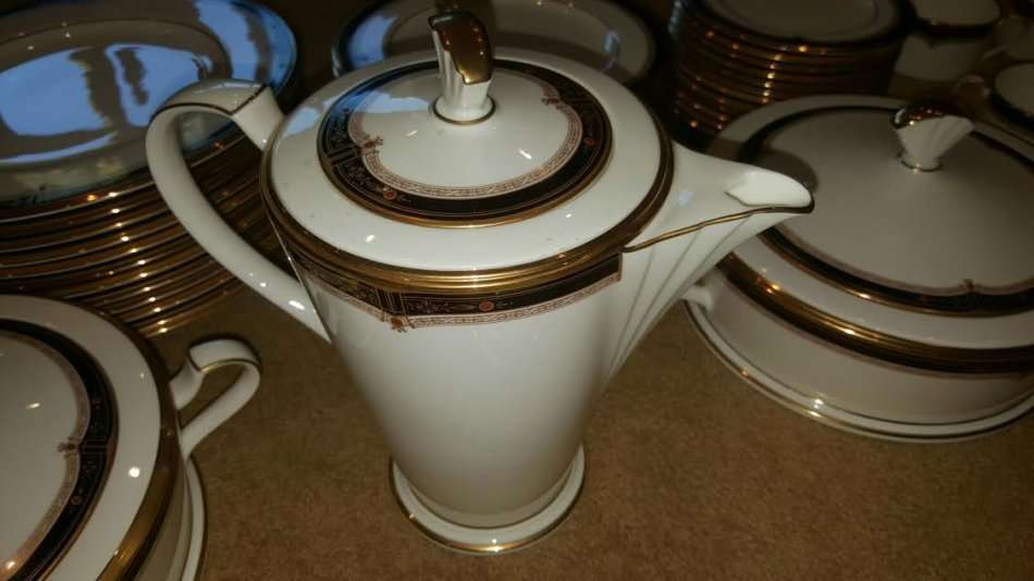 A Connoisseurs Large 94 Piece Dinner & Coffee Service by Noritake  Gold & Sable Unused ** R52 500 **