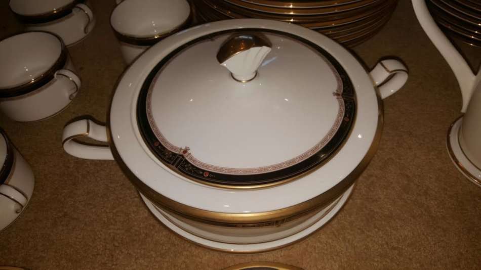 A Connoisseurs Large 94 Piece Dinner & Coffee Service by Noritake  Gold & Sable Unused ** R52 500 **