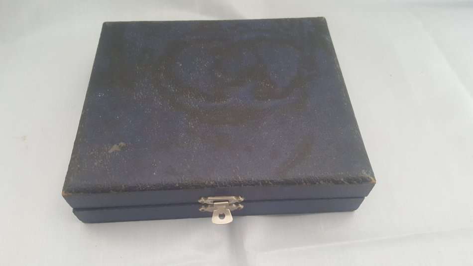 Pristine set of 6 Boxed Solid Silver Dutch Coffee Spoons. 42 grams combined weight