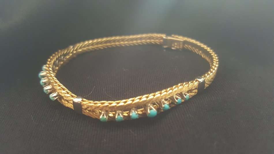 Classic 9ct SOLID YELLOW GOLD hallmarked Italian Bracelet set with Turquoise. total weight 19 grams