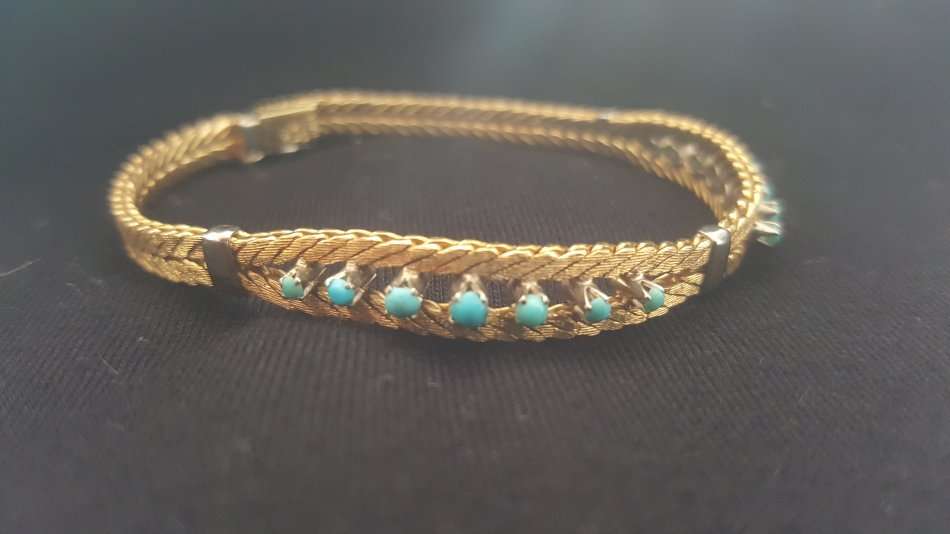 Classic 9ct SOLID YELLOW GOLD hallmarked Italian Bracelet set with Turquoise. total weight 19 grams