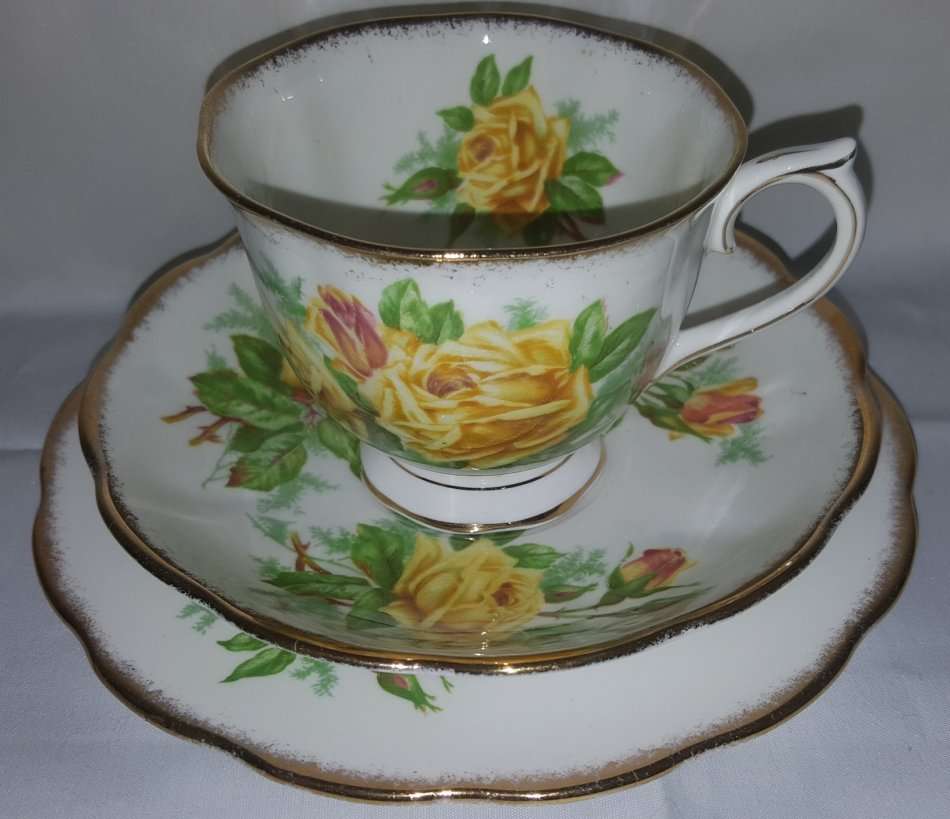 Ultra Rare Royal Albert 1940's Tea Rose 24ct Gold Gilted Tea Trio : Pristine 1st Quality !