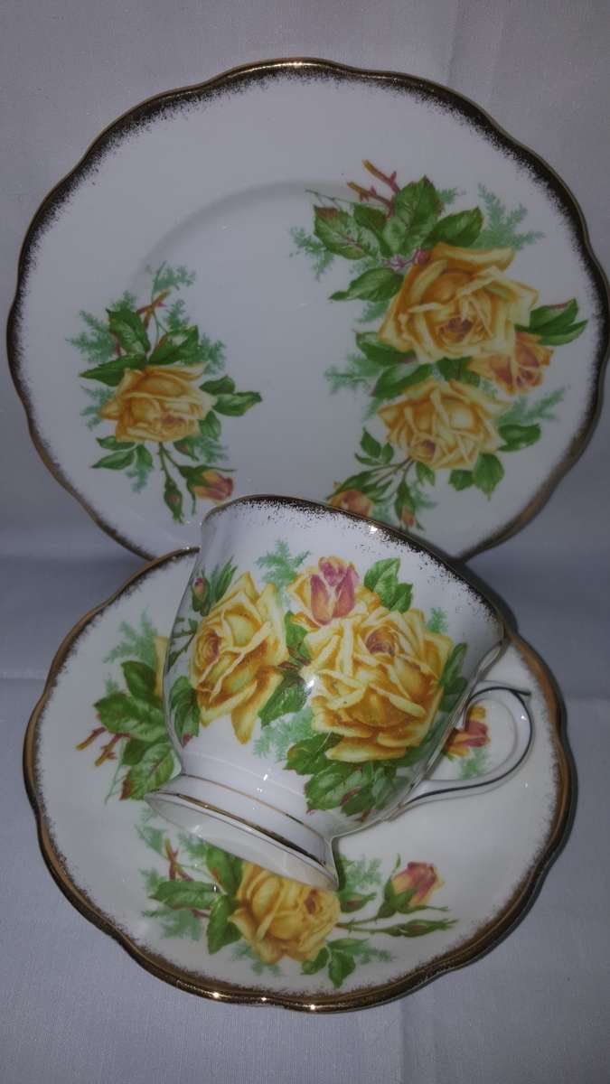 Ultra Rare Royal Albert 1940's Tea Rose 24ct Gold Gilted Tea Trio : Pristine 1st Quality !