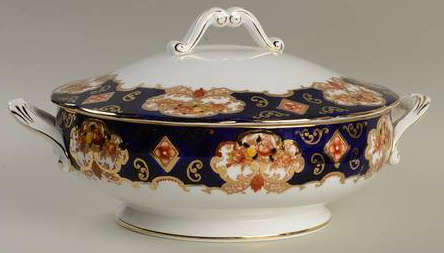 Rare Royal Albert Heirloom (Bone China Stamp)  Lidded Vegetable Tureen - Pristine 1st Quality