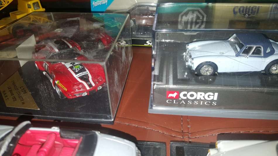 Awesome Large Mixed Lot of Collectable Models ! Corgi/Dinky Meccano/Lesley/Matchbox/Minichamps etc