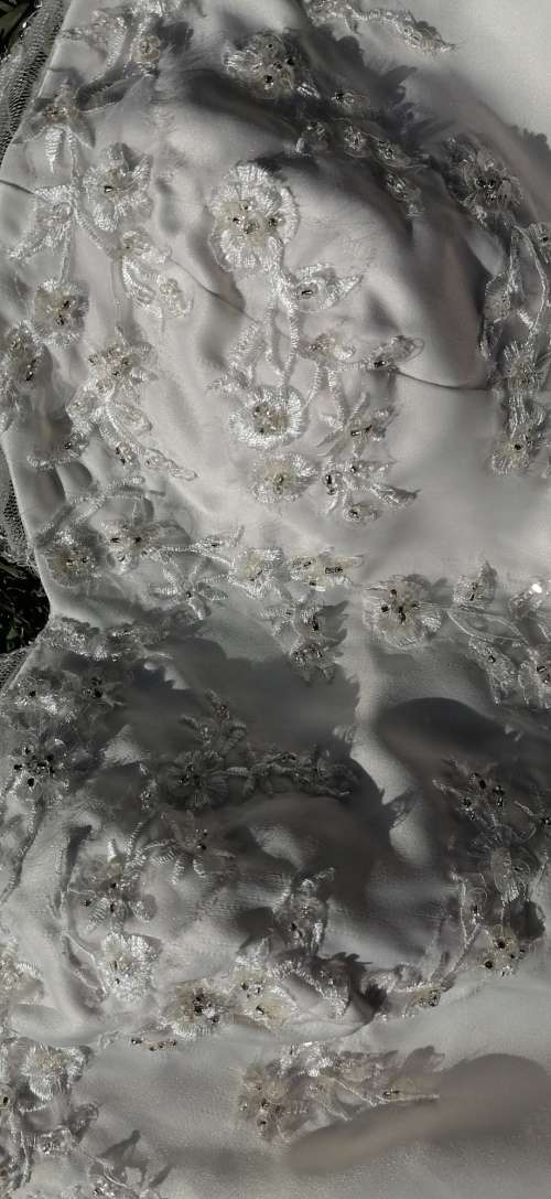 *GORGEOUS OFF WHITE HALTERNECK WEDDING DRESS* Size 8/10