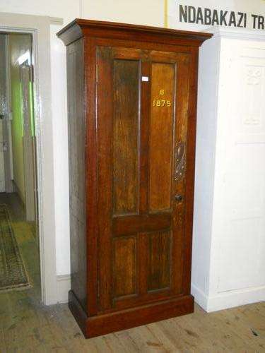 BEAUTIFUL BIG RAILWAY CUPBOARD