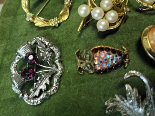 Lot of Brooches
