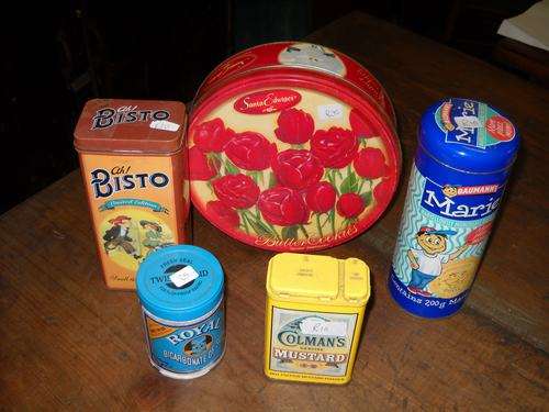 SELECTION OF TINS (5)Crazy R1 no reserve!!!