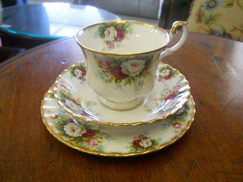 R1 NO RESERVE!!  ROYAL ALBERT TRIO - CELEBRATION