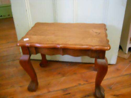 CUTE LITTLE COFFEE TABLE BALL AND CLAW CRAZYYYYR1 low start!!