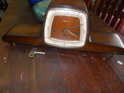 OLD MANTLE CLOCK !!!R1 NO RESERVE!!!