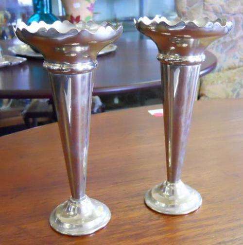 Pair candlestick holders