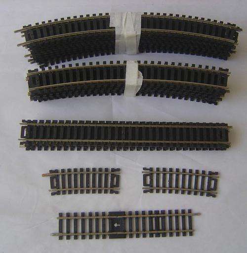 ATLAS  HO Scale - Nickel Silve Track x 30