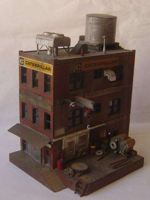 HO Scale - Industrial Building - Pearlson Engineering - Weathered and Detailed !!!!