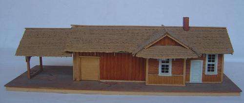 CAMBELL HO Scale Wooden Building - Nice Detail!!!