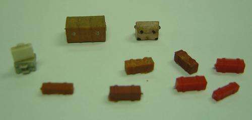 HO Scale Accessories - Assorted Baggage & Parcels x 10