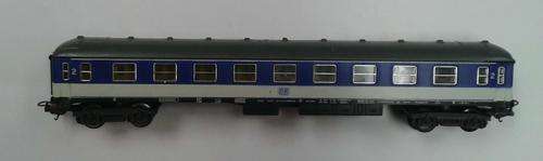 LIMA HO Scale Wagon - Coach