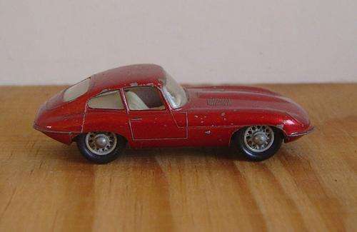 Matchbox Lesney #32 E Type Jaguar