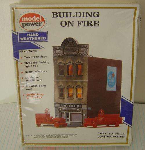 Model Power HO Scale Building - Building on Fire with 2 xFire Engines and lighting - NEW!!!