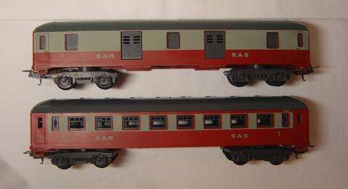 LIMA HO Scale - SAR/SAS Juniour Coaches x 2