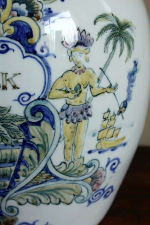 Delft Toeback tobacco jar