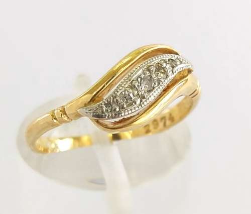 Vintage 9ct gold and 5 diamond ring (classic swirl design)