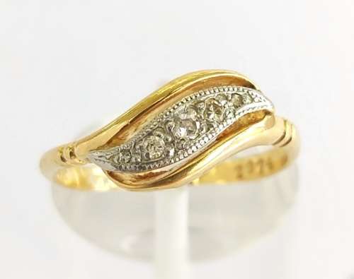 Vintage 9ct gold and 5 diamond ring (classic swirl design)