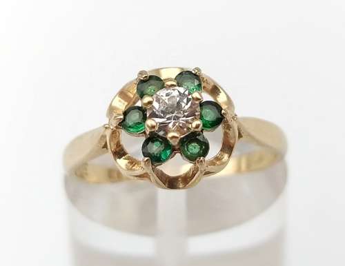 Vintage green stone and gold ring