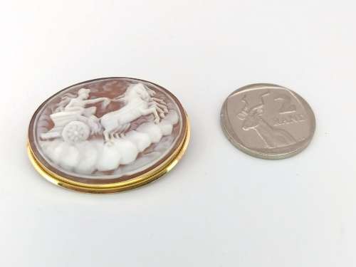 18ct gold Apollo cameo