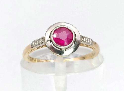 18ct white gold and platinum ruby & diamond ring